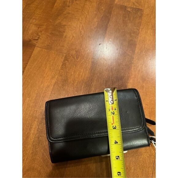 Woman’s leather fold out wallet/clutch - Picture 7 of 7